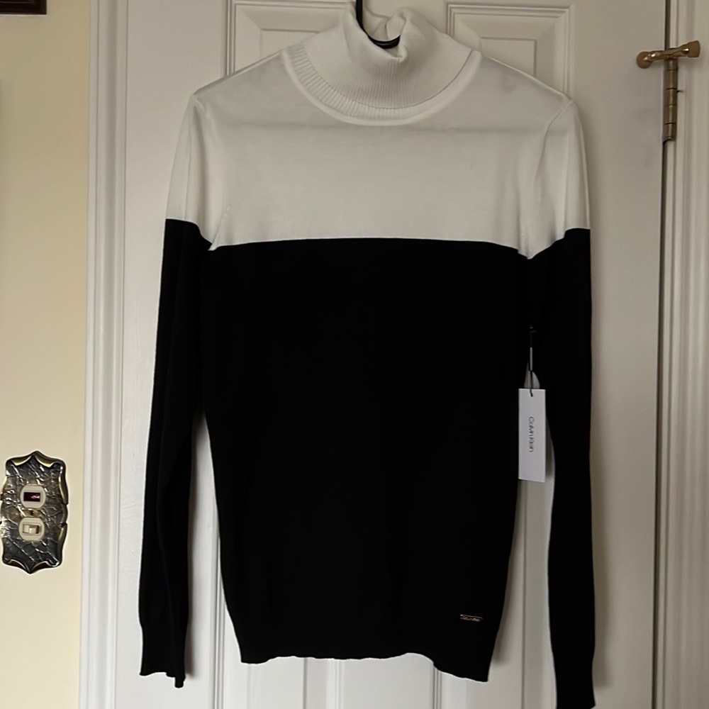 Calvin Klein Turtle Neck Sweater NWT Size M